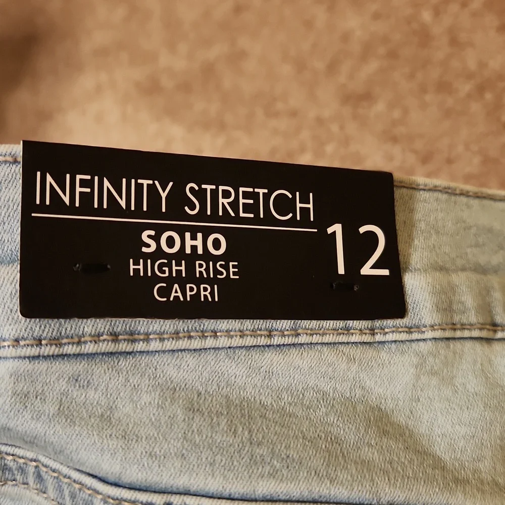 Nicole Miller Infinity Stretch Soho High Rise Capri Jeans, 22, NWT - Picture 5 of 11